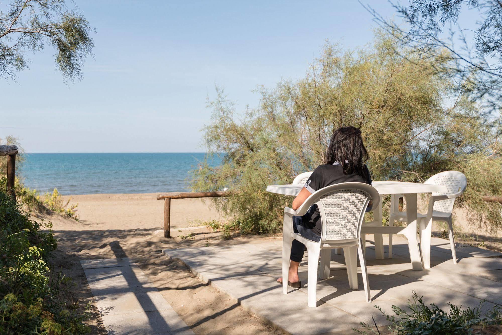 מרינה די קסטנייטו קרדוצ'י Villa Emilia מראה חיצוני תמונה