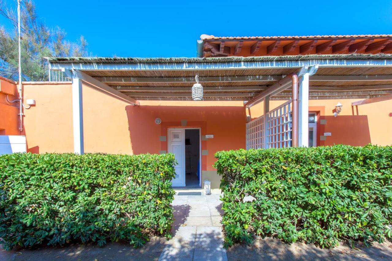 מרינה די קסטנייטו קרדוצ'י Villa Emilia מראה חיצוני תמונה