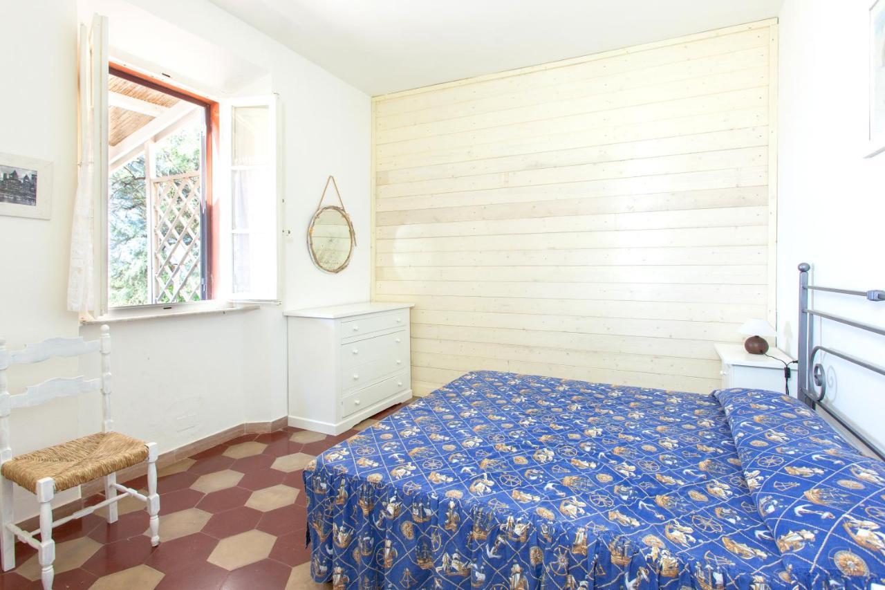 מרינה די קסטנייטו קרדוצ'י Villa Emilia מראה חיצוני תמונה